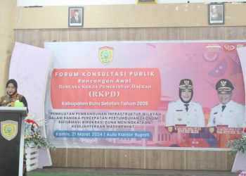 Bupati Safitri Buka Forum Konsultasi Publik Rancangan Awal RKPD Bursel T.A 2025