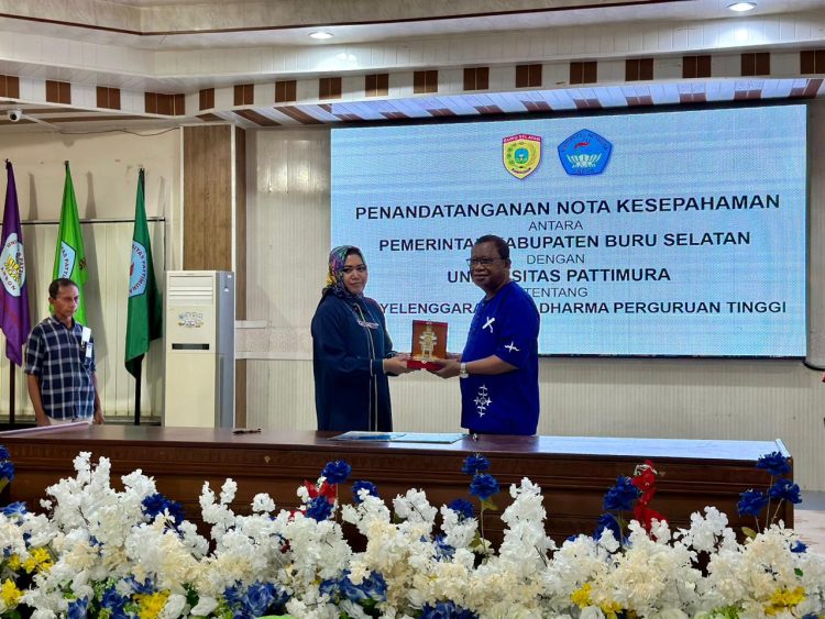 Pemkab Bursel Jalin Kerjasama Dengan Universitas Patimura Ambon, Ini Pesan Bupati