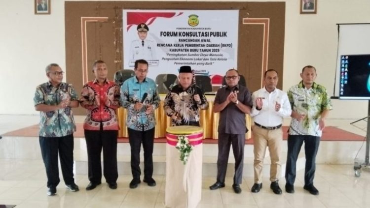 PJ. Bupati Buru Djalaludin Salampesy Buka Kegiatan Forum Konsultasi Publik Tentang RKPD Tahun 2025