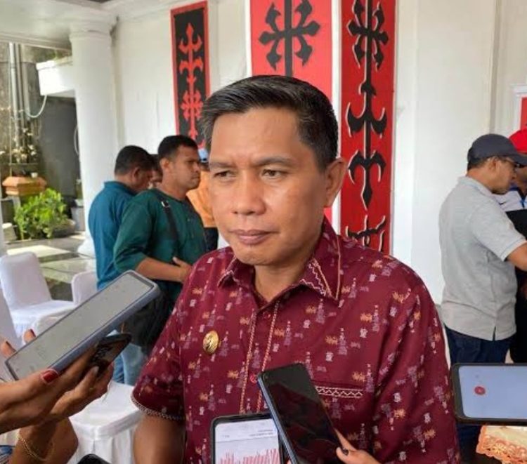 Bodewin M. Wattimena, Perijinan di Ambon Semakin Mudah