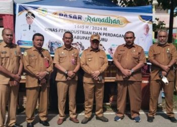 Bupati Salampessy Kunjungi Pasar Murah Ramadhan Yang Digelar Dinas Desprindak
