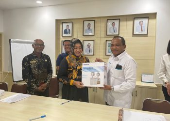 Bupati Safitri Hibahkan Lahan Untuk PLN Di Bursel