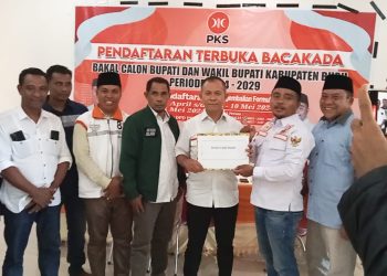 Bakal Calon Bupati Aziz Hentihu Gandeng Sosok Anak Muda  di Pilkada Buru