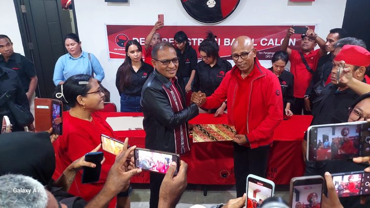 Brigjen Said Latuconsina Resmi Daftar Balon Gubernur Maluku di PDIP