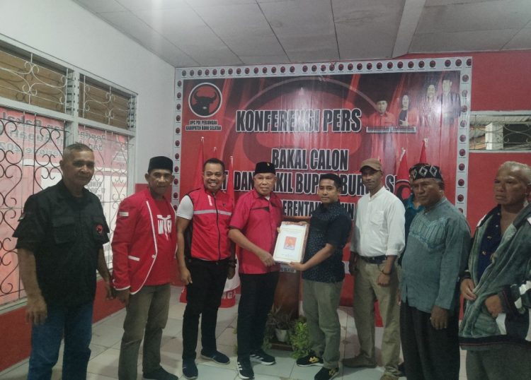 Frits P Lesnussa Resmi Mendaftar Balon Wakil Bupati Di PDIP