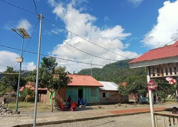 Setelah Menunggu Puluhan Tahun, Warga Desa Leman Poli Akhirnya Nikmati listrik