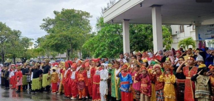 Pemkab Buru Gelar Upacara Hardiknas Ke-77, Ini Pesan Bupati Salampessy
