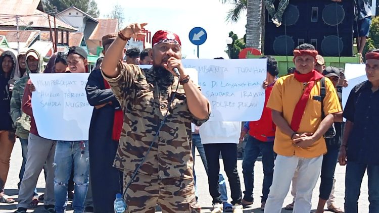 Parlemen Jalanan Demo di Sp5, Minta Irawan Ditangkap