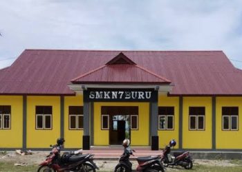 Nasir Hadi, Kepala SMK Negeri 7 Buru Membuka Acara MPLS