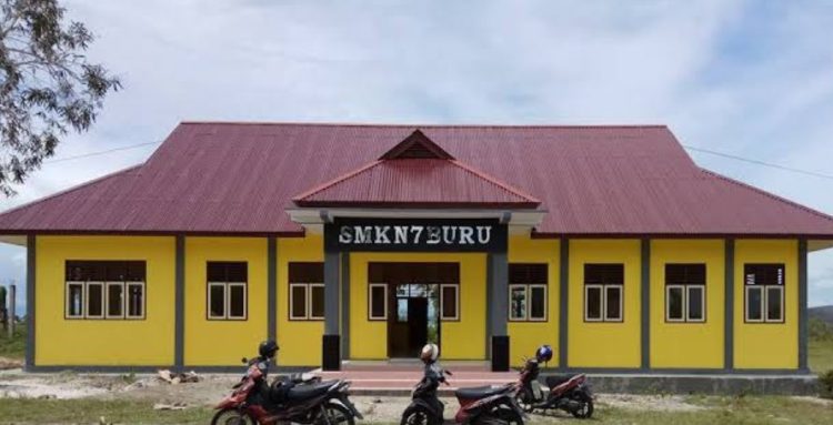 Nasir Hadi, Kepala SMK Negeri 7 Buru Membuka Acara MPLS