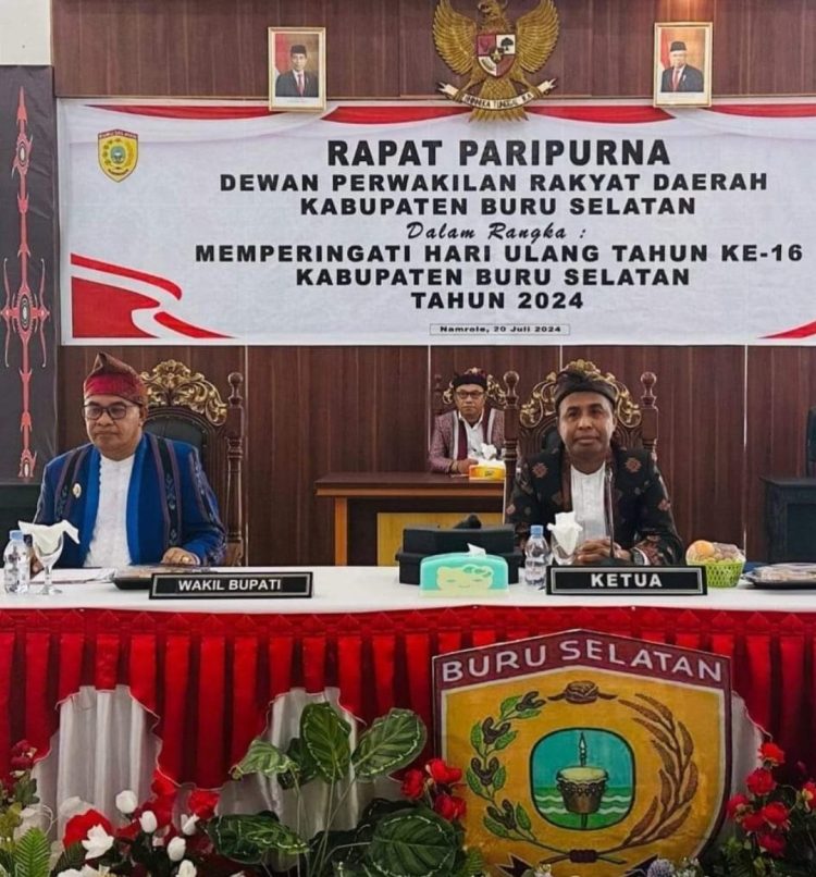 Paripurna HUT Bursel Ke 16, Wakil Bupati Bursel Sampaikan Keberhasilan Capaian Pembangunan