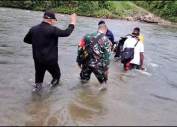 Patti Salampessy dorong  Pemerintah Dapat Membuat Jalan Dan Jembatan Menuju Desa Nafrua