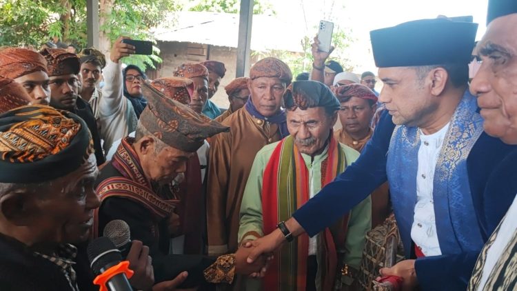 Warga Adat Siap Kawal Aziz Hentihu Menjadi Bupati Buru