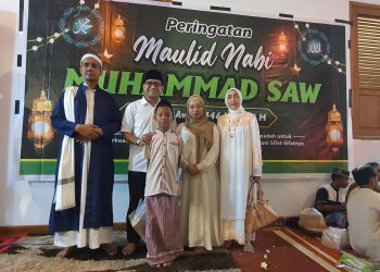 Paguyuban Dan Ibu-Ibu Majelis Taklim Padati Perayaan Maulid Nabi Di Kediaman Cabup Aziz Hentihu
