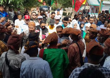 Warga Wainibe Padati Kampanye Perdana BASIS, Dengan Teriakan Aziz-Gadis Bupati Buru