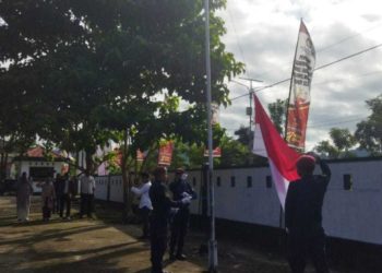 Peringati HUT RI ke 79, KPU Bursel Gelar Upacara Bendera