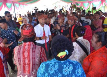 Di Waehotong dan Waeruba, Cabub Aziz Sampaikan 10 Program Prioritas Untuk Masyarakat