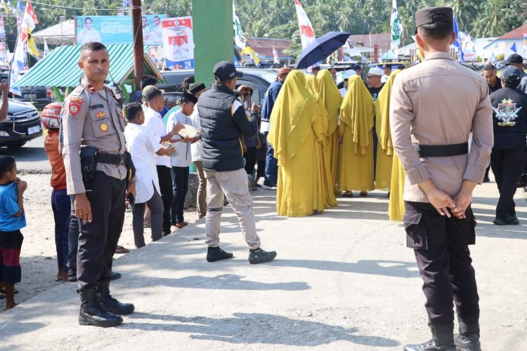 Polres Bursel Pengamanan Kampanye Paslon 2M di Kota Namrole