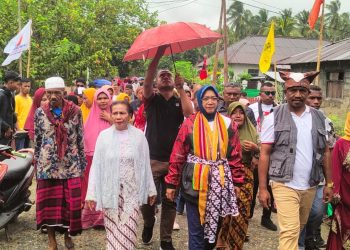 Di Desa Waefusi, Masnana dan Tikbari Pasangan Safitri – Hempri Dikenang Sebagai Pemimpin Sederhana dan Merakyat