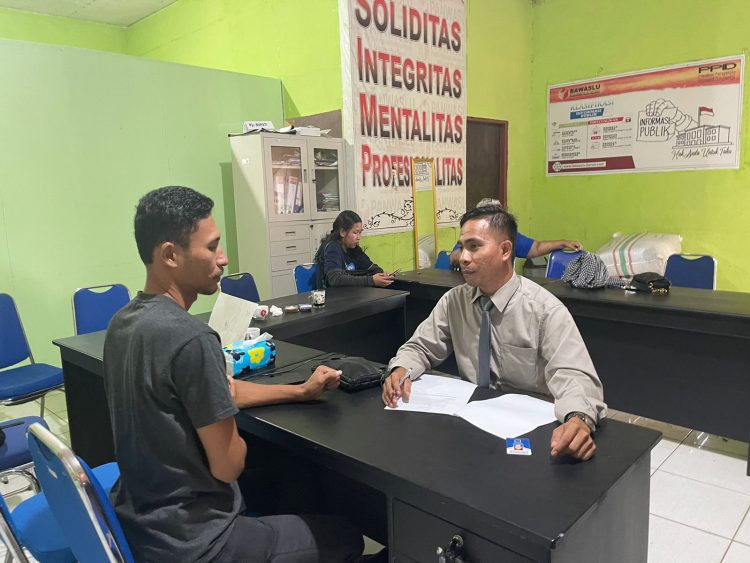 Tim Hukum Paslon SAH Resmi Laporkan Haris Wally ke Bawaslu dan Polres Bursel