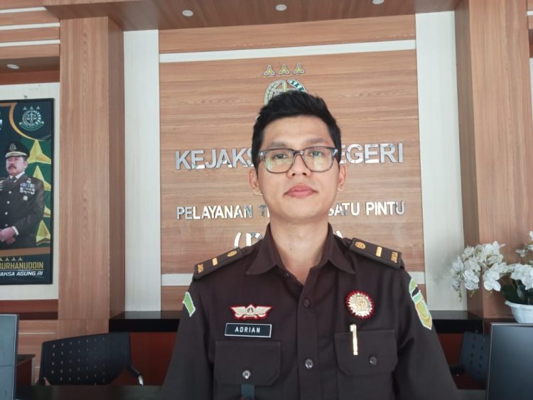 Diduga Palsukan Dokumen,  Iskandar Walla Terancam Hukuman Enam Tahun Penjara