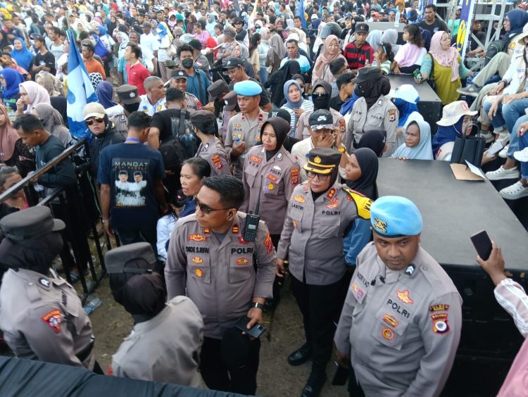 Kapolres Buru Pimpin Langsung 250 Personil  Amankan Kampanye MANDAT