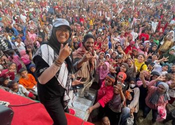 Ribuan Warga Hadiri Kampanye Akbar Paslon Safitri – Hempri di Namrole