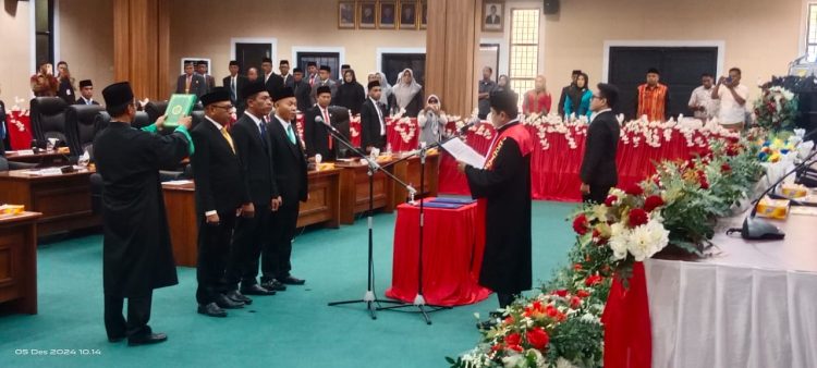 Ketua DPRD Buru : Pers Harus Selalu Kritis Dan Menyejukan