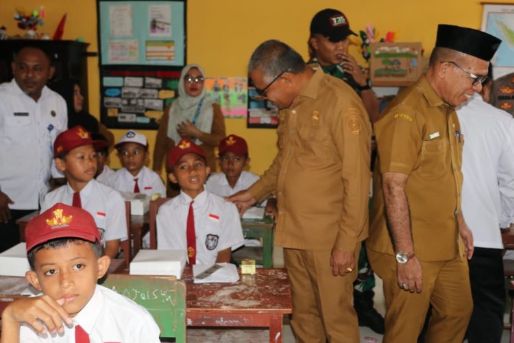 Perdana di Kabupaten Bursel, Sosialisasi Program Makan Bergizi Gratis Prabowo – Gibran di Lakukan