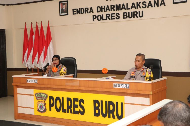 Kapolres Buru Sulastri Pimpin Rapat Pimpinan Para PJU dan Polsek Jajaran
