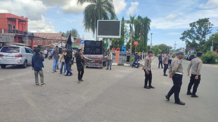 Dukungan Untuk Kapolres Buru AKBP. Sulastri Sukidjang Terus Mengalir