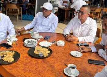 Bupati Bursel La Hamidi Ikuti Breafing Bersama Gubernur Maluku : Harap Bawa Perubahan Positif Untuk Rakyat Bursel