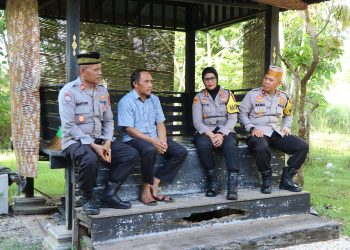 Kapolres Buru Lakukan  Anjangsana dengan Tomas dan Toga di Namlea