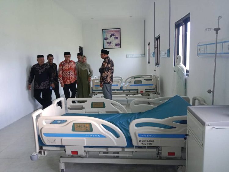 Bupati Bursel Tinjau Rumah Sakit Pratama Fogi