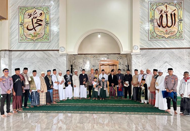 Waka Polres Akmil Djapa Menjadi Khotib di Masjid Maula Ibrahim pada Sholat Idul Fitri 1446 H