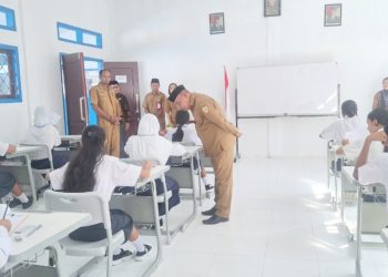 Pembukaan Ujian Sekolah, Pemda Bursel Apresiasi Segenap Dewan Guru SMPN 01 Namrole
