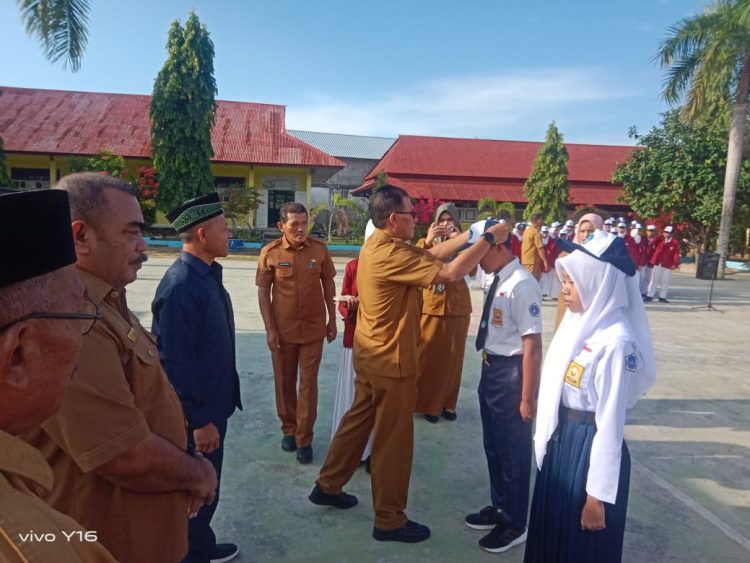 Pj. Bupati Buru Buka Ujian Sekolah Tingkat SMP Tahun Pelajaran 2024-2025