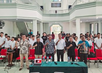 Kominfo Ambon Gandeng FISIP Unpati Sosialisasi Literasi Digital di Jemaat Sumber Kasih