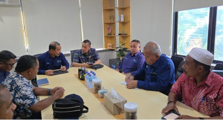 Audensi dengan GM PLN Maluku, Bupati Bursel Dorong Pelayanan Listrik 24 Jam Secara Optimal pada 81 Desa di Bursel