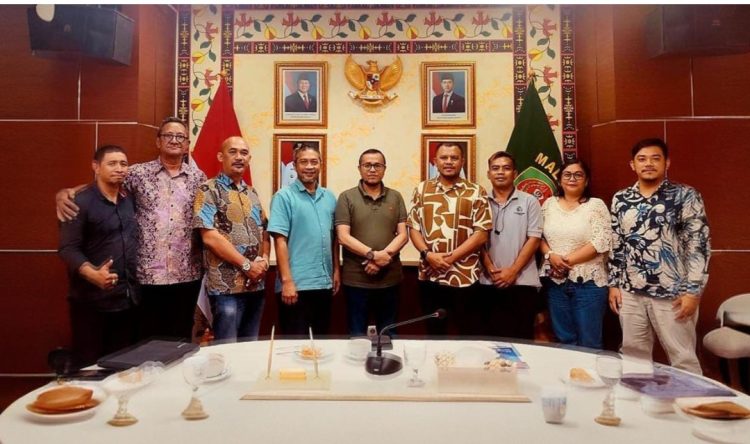 Bupati Bursel La Hamidi Menerima Audensi Komunitas Peduli Pembangunan untuk Maluku