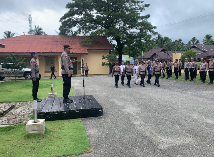 Peringati Harkitnas Ke-117, Polres Bursel Gelar Upacara Bendera Dan Pemberian Penghargaan