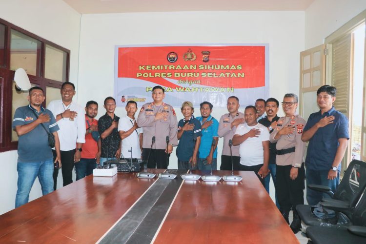 Pererat Kemitraan, Polres Bursel Jalin Silaturahmi dengan Rekan – Rekan Jurnalis