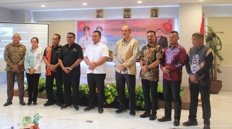 WUJUDKAN MALUKU SEBAGAI DESTINASI UNGGULAN PRODUKTIF, WAGUB BUKA RAKOR PEMBANGUNAN PARIWISATA