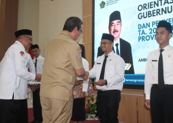 Serahkan 99 SK CPNS Lingkup Kanwil Kemenag Provinsi Maluku, Gubernur Maluku Berikan Orientasi