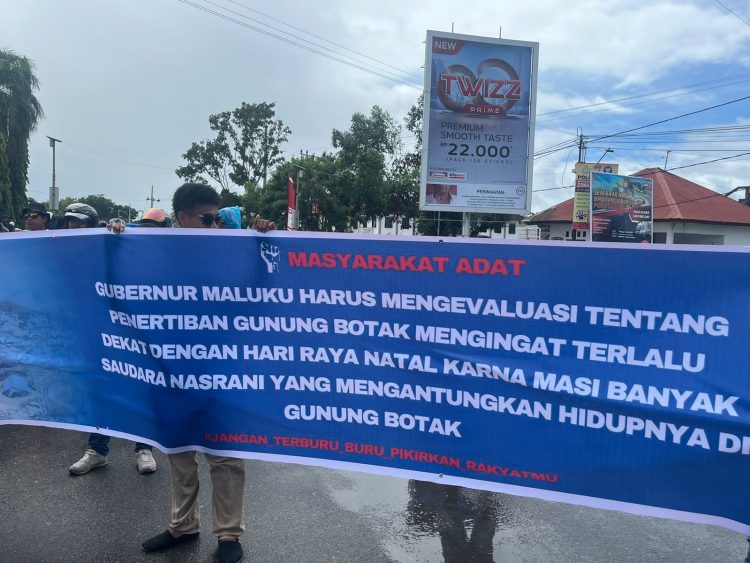 Jangan Seret Nama Tuhan ke Gunung Botak