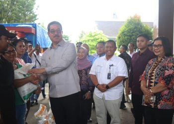 Resmi Lepas Bantuan Beras Untuk 119.990 KK Gubernur: Bantuan ini Diharapkan Tepat Sasaran