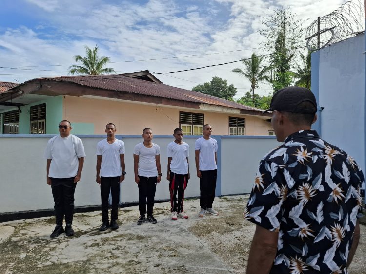 HARI KEDUA ORIENTASI, LAPAS SAPARUA, TUNTASKAN PEMBINAAN FISIK, MENTAL, DAN DISIPLIN BAGI CPNS