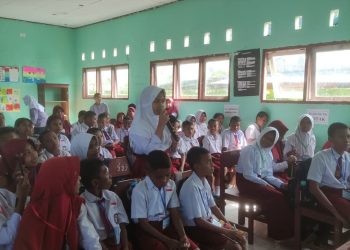 Dinas Pendidikan Bursel Turut Menyemangati Anak Sekolah Dalam kegiatan Masa Pengenalan Lingkungan Sekolah
