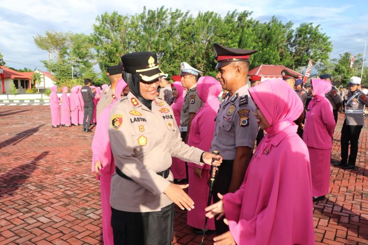 Kapolres Buru Pimpin Upacara Kenaikan Pangkat 46 Personel Polres Buru Periode 1 Juli 2025