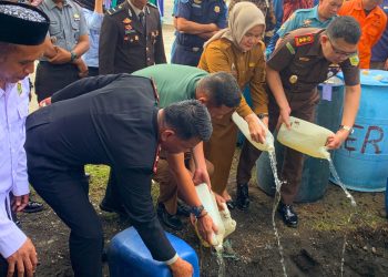 Sinergi Jaga Banda, Kalapas Bandanaira Hadiri Pemusnahan 1.100 Liter Miras